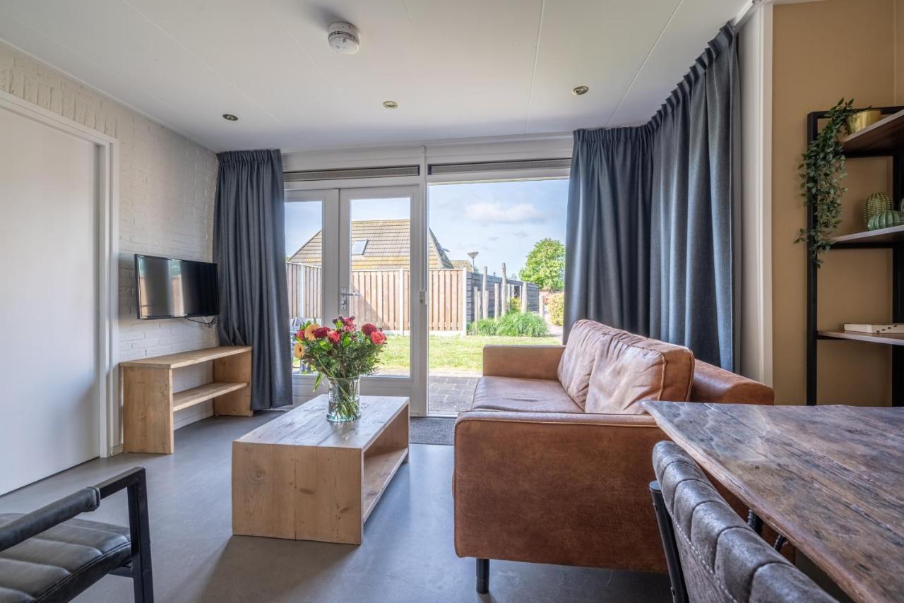 Zeester Serooskerke  Buitenkant foto