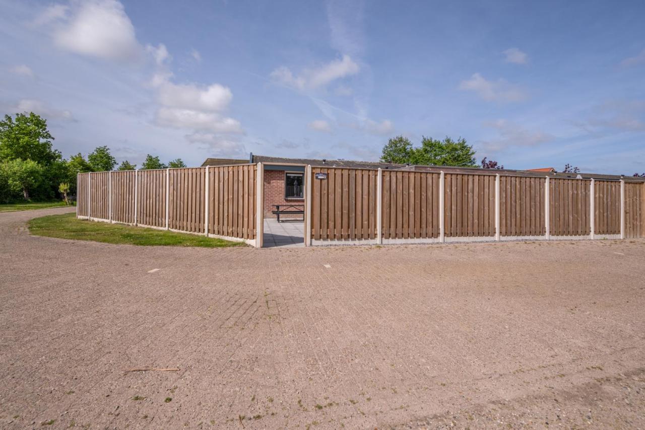 Zeester Serooskerke  Buitenkant foto